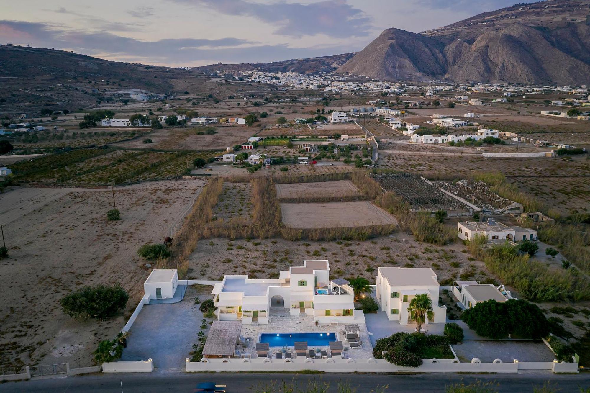 Aparthotel Ambeli Perivolos (Santorini)