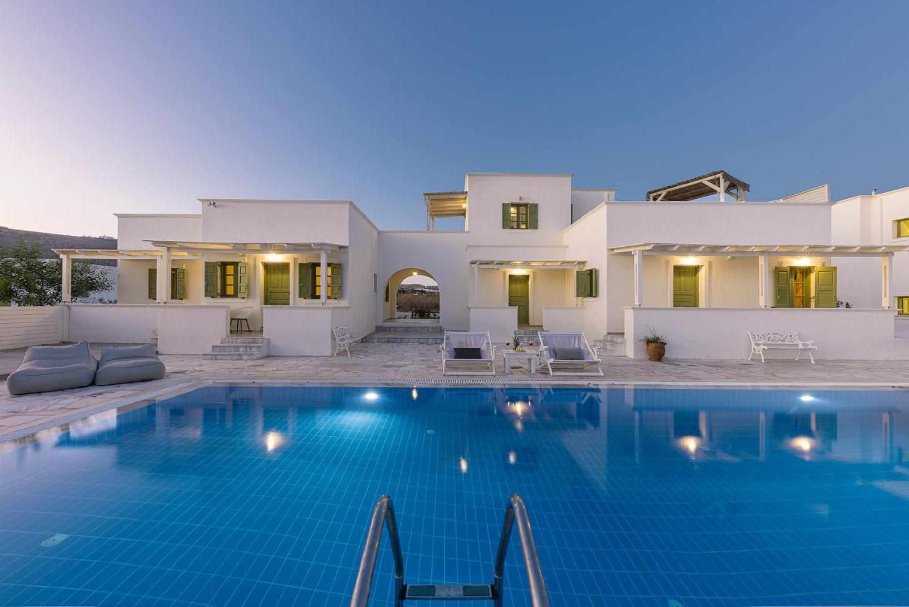 Ambeli Perivolos (Santorini)