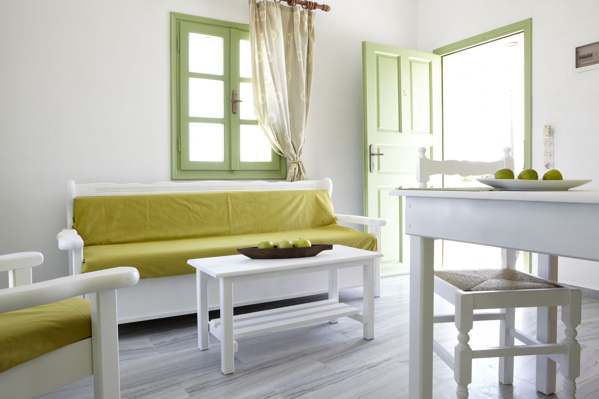 Ambeli Aparthotel Perivolos (Santorini)