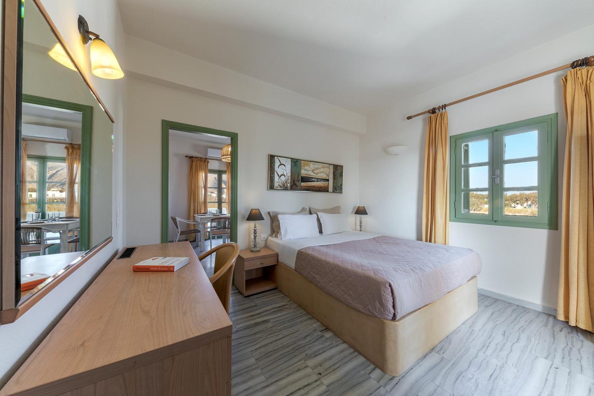 Apartahotel Ambeli Playa de Perivolos